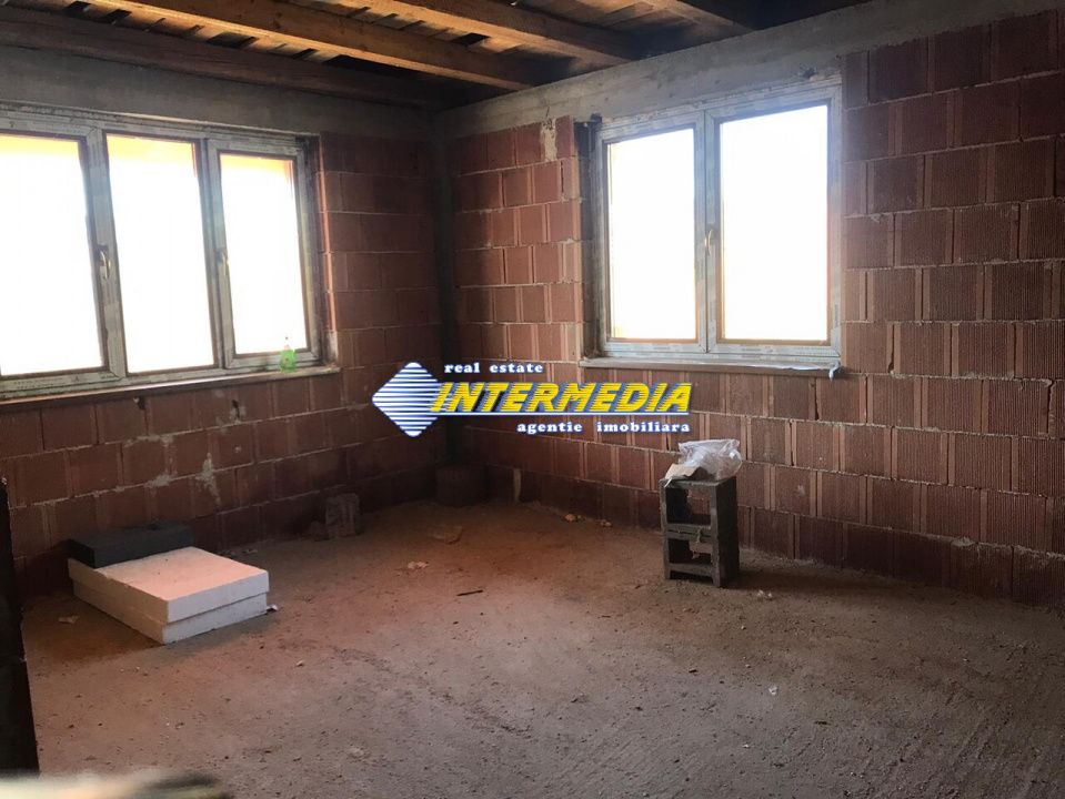 De vanzare Casa P+E+M cu 800 mp. teren,  semifinisata, in Paclisa, cu utilitati – fotografia 4 din 11