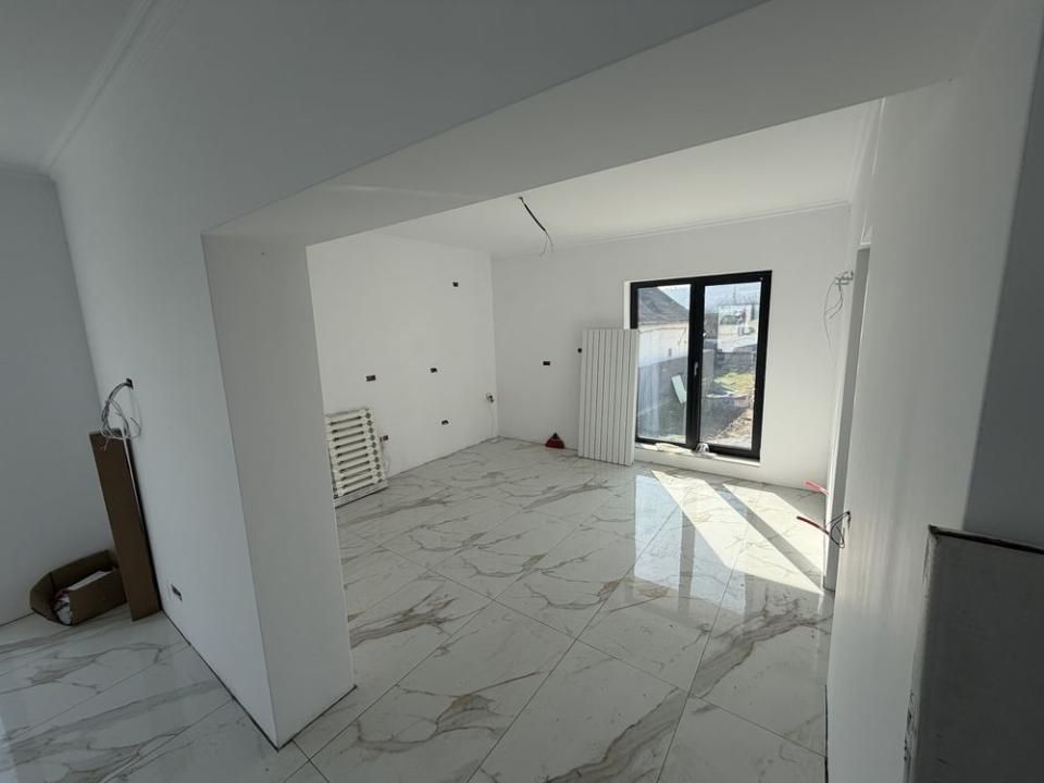 CASĂ MODERNĂ LA CHEIE în Curtea de Argeș | 1.000 MP TEREN | 4 camere + Anexe – fotografia 7 din 7