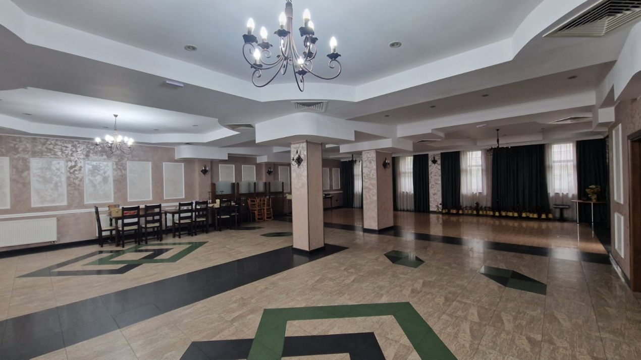 Spatiu comercial, 800mp, Rovine, zona Piata Centrala – fotografia 1 din 12