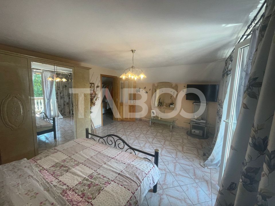 Casa deosebita  de vanzare 453 mp utili si curte 528 mp in Avrig – fotografia 28 din 32