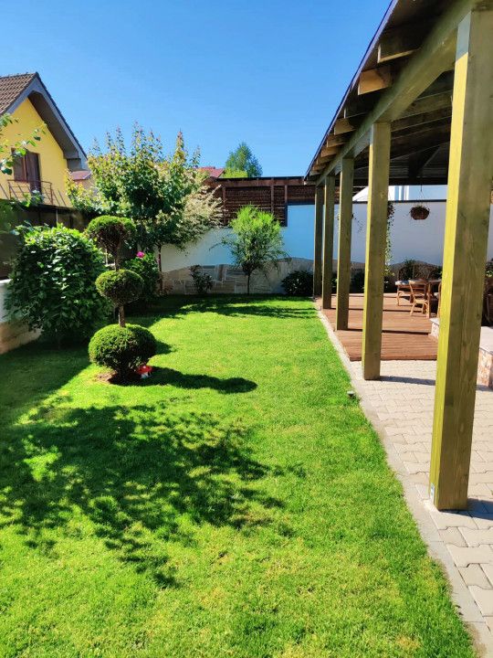Apartament superb cu 3 camere de inchiriat, terasa si curte, parcare – fotografia 14 din 16