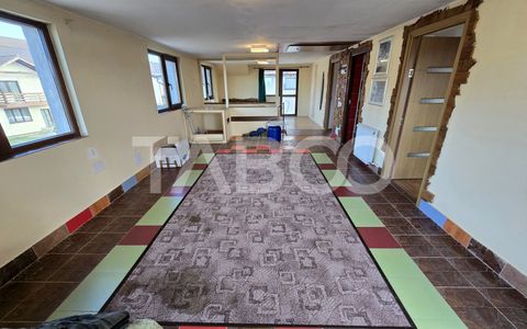Casa de vanzare cu 6 camere 2 parcari curte libera 200 mp in Selimbar