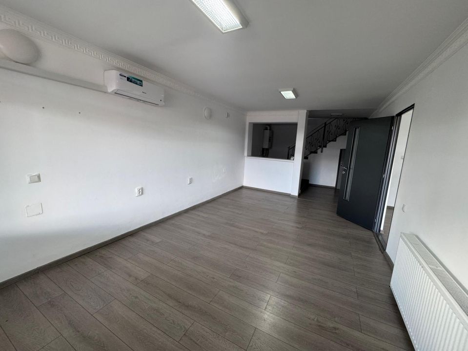 Închiriere casă pentru birouri + 4 garaje, P-ța Cipariu – fotografia 4 din 15