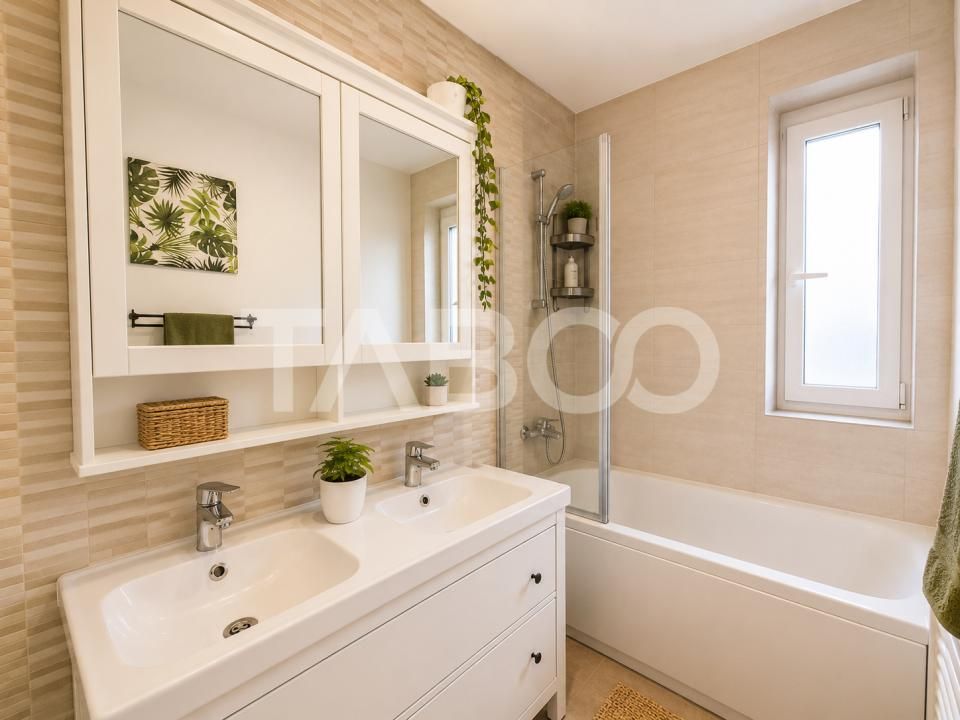 Apartament de vanzare 4 camere balcon boxa lift bloc nou zona Centrala – fotografia 17 din 20