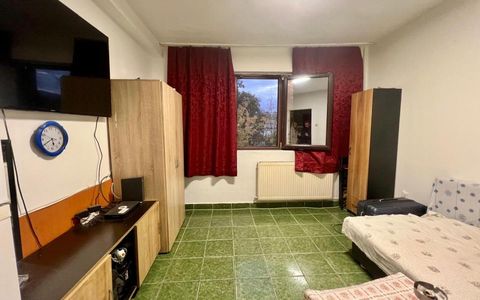 Garsoniera , 18 mp, etaj 1/4, baie proprie - Zona UMT