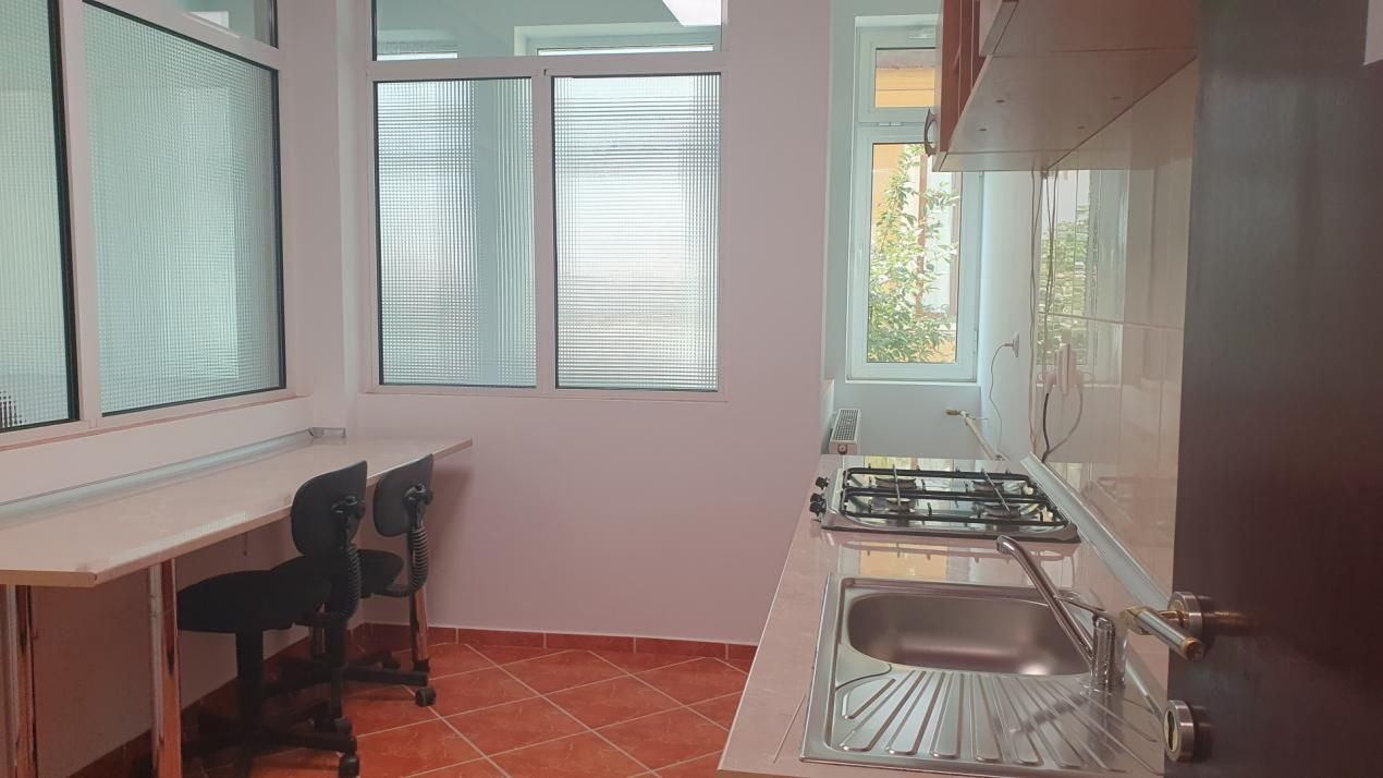 Sediu Firma 353mp Calea Calarasilor | Acces Separat si Terasa Rooftop – fotografia 10 din 11