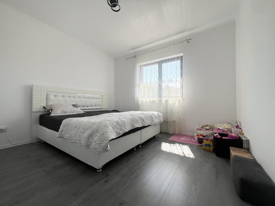 Duplex 3 camere, 72 mp utili, mobilat/utilat - Sanmihaiu Roman – fotografia 5 din 12