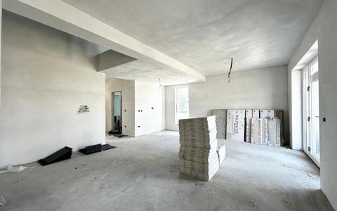 Duplex cu 4 camere separat prin spatiu tehnic- Mosnita Noua