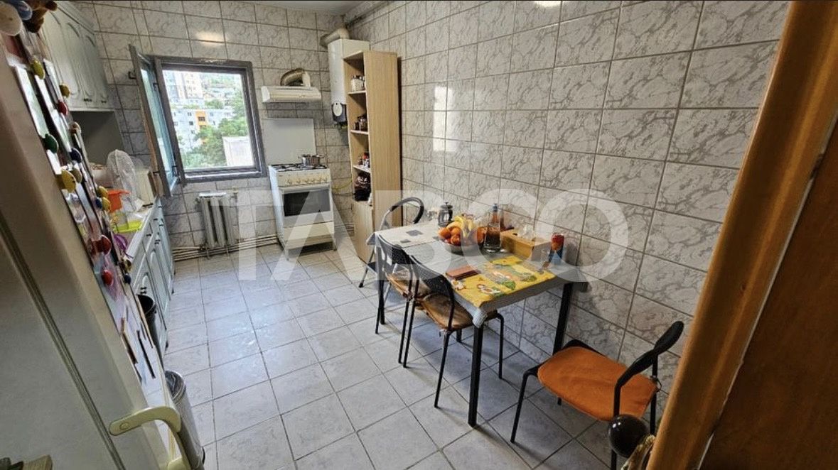 Apartament cu 4 camere decomandate de vanzare Manastur – fotografia 3 din 8