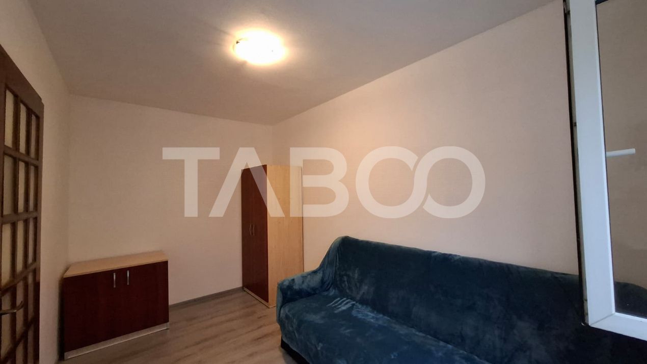 Apartament 3 camere de vanzare semidecomandat 45 mp zona Vasile Aaron – fotografia 4 din 9