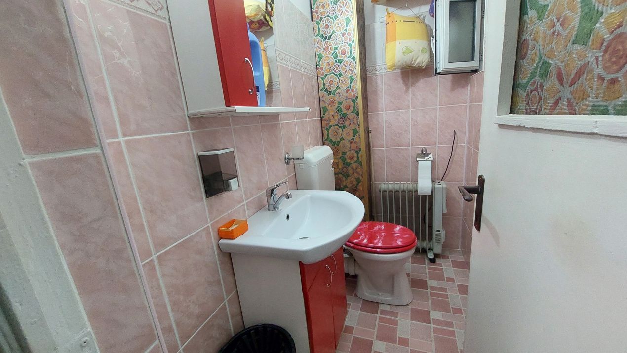 Apartament 3 camere Decomandate 76 mp parter inalt cu 2 Bai Balcon CETATE Piata – fotografia 8 din 9