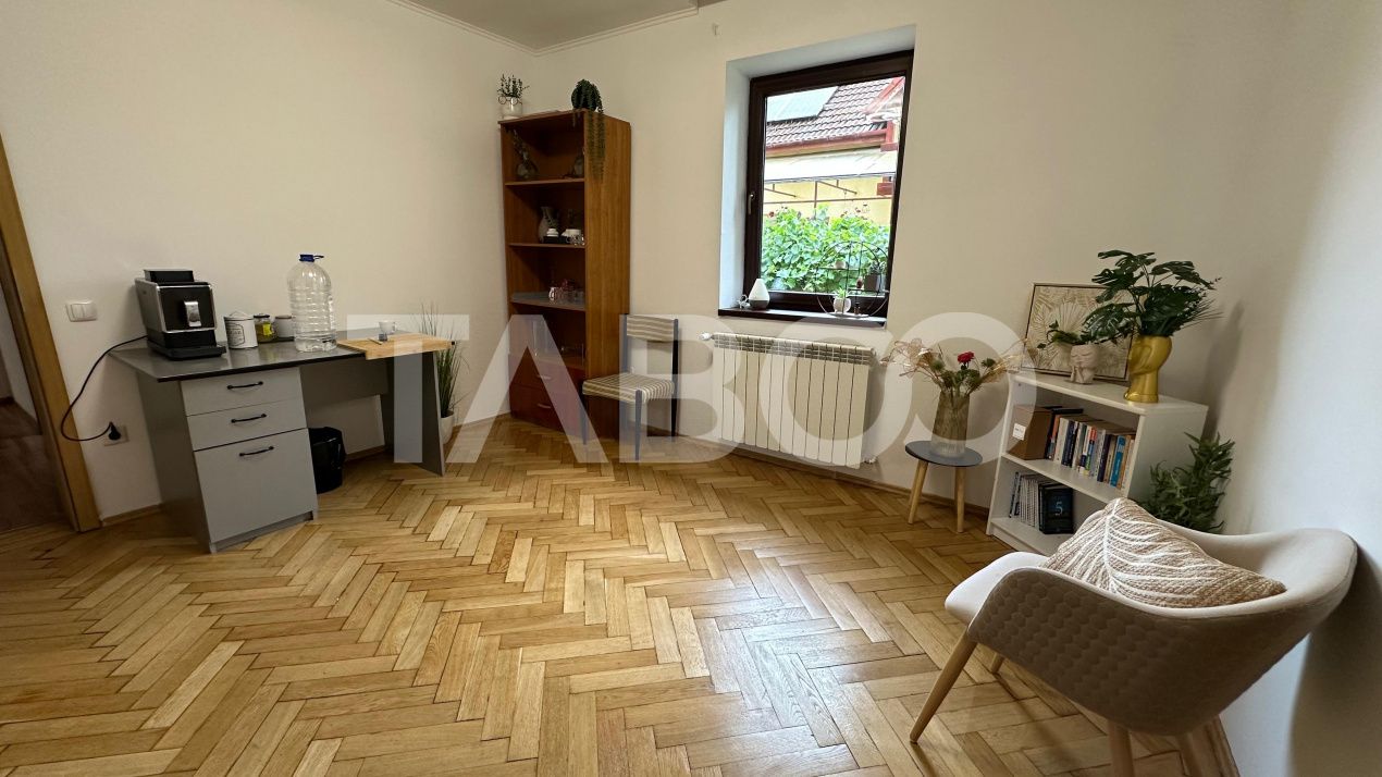 Casa individuala 8 camere curte libera 300mp zona Calea Poplacii Sibiu – fotografia 19 din 31