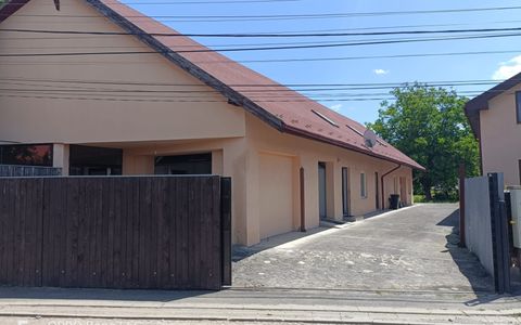 Casă de vânzare sau închiriere cu spațiu comercial Tg Mureș si 13 arii teren