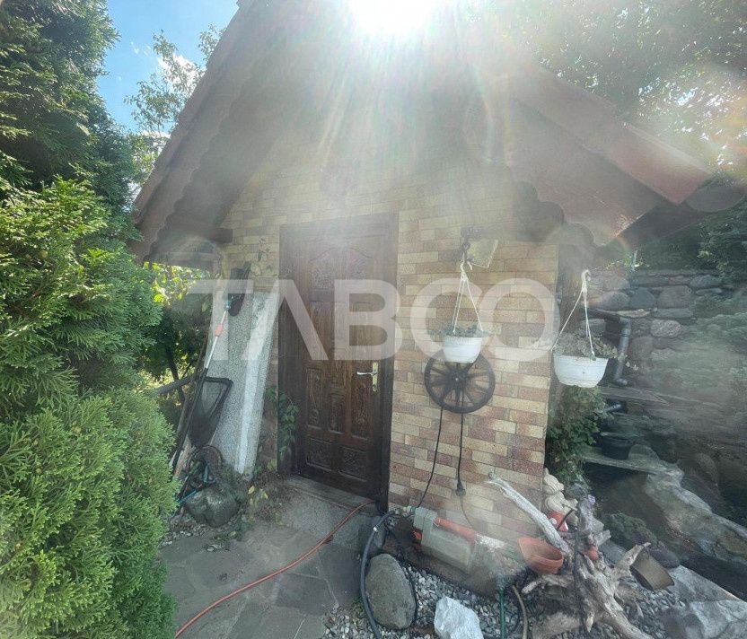 Casa deosebita  de vanzare 453 mp utili si curte 528 mp in Avrig – fotografia 13 din 32