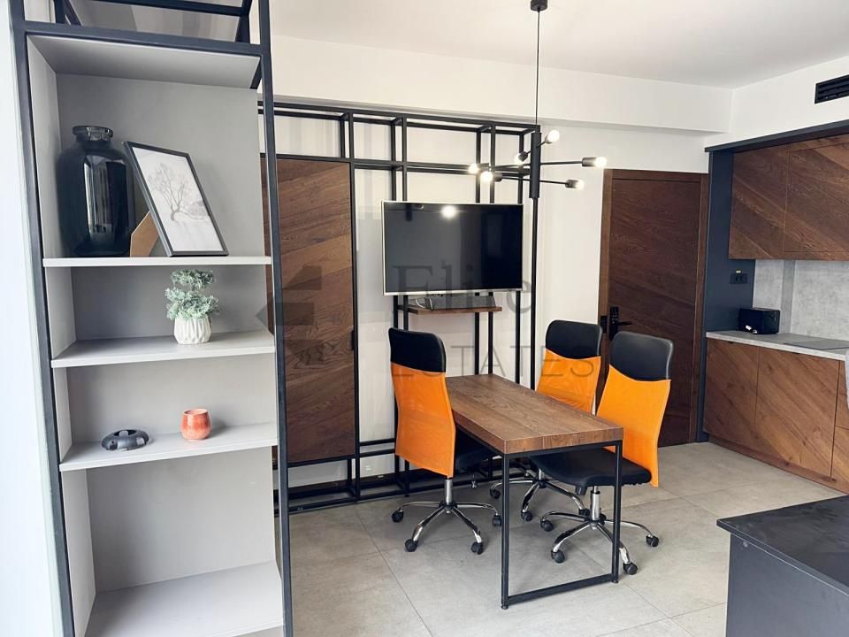 Birou de inchiriat cu balcon I complet mobilat nou in Nufarul – fotografia 1 din 8
