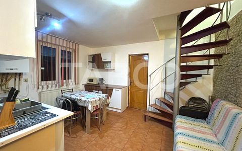 Apartament la mansarda de vanzare 4 camere decomandate Rahovei
