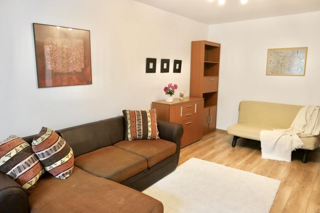 Apartamentul dintre parcuri – fotografia 2 din 16