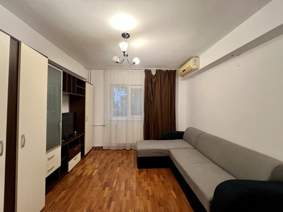 Garsoniera, 21 mp, parter, decomandat - zona Soarelui – fotografia 1 din 6