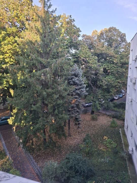 Vanzare apartament 4 camere | Titan - bloc tip H | langa metrou | etaj 3/4 | – fotografia 33 din 34