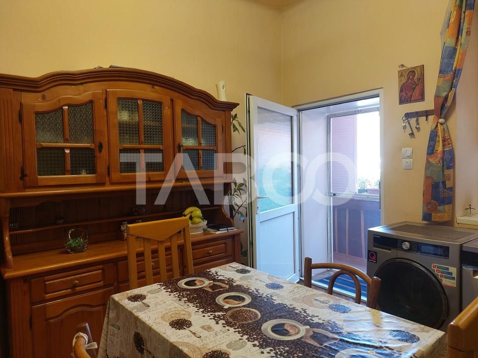 Apartament spatios la casa 97 mpu 3 camere 20 mp gradina pivnita – fotografia 2 din 18