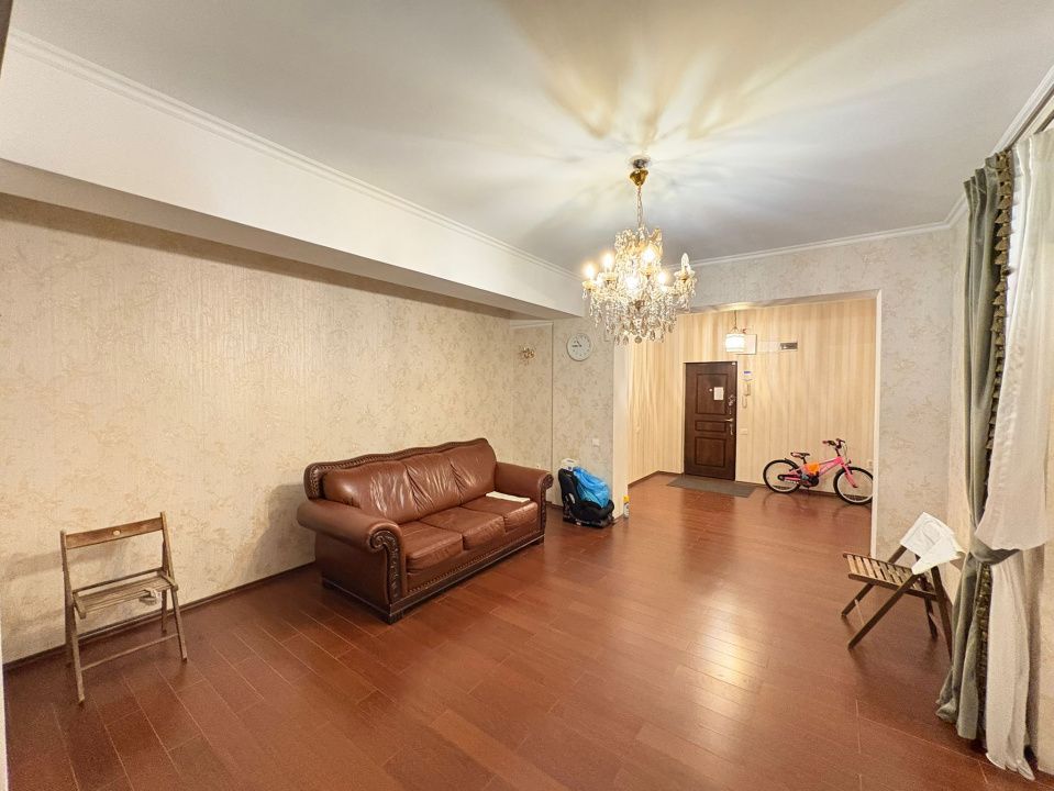 Apartament 3 camere bloc 2012 Prelungirea Ghencea Lidl Primavara – fotografia 3 din 19