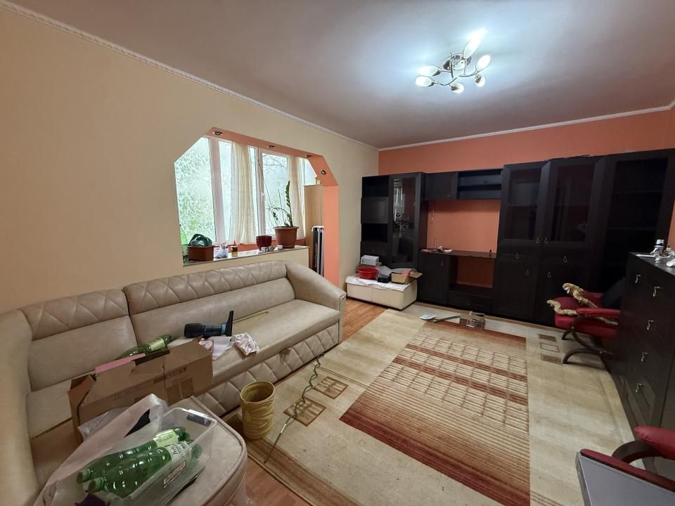 Apartament cu 3 camere, decomandat, 68 mp utili, etaj 1 - Girocului – fotografia 2 din 11