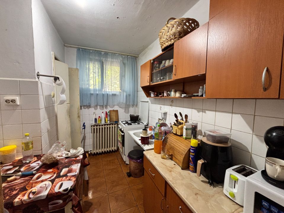 Apartament 3 camere semidecomandat, parter, Rovine zona Facultatea de Drept – fotografia 4 din 7