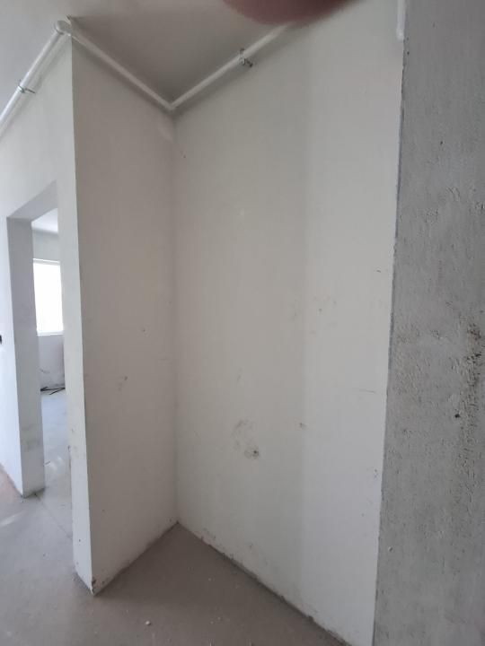 Ap 2 cam, 37 mp, semifinisat, etaj 2, garaj,  zona Terra! – fotografia 6 din 8