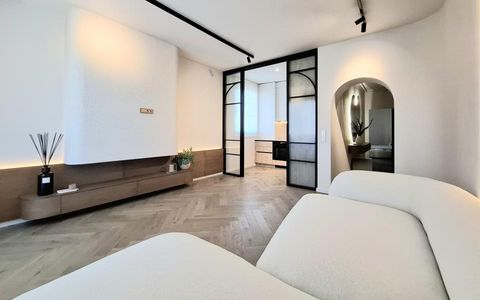 4 Camere I Unirii I Lux-Panoramic I 94 MP I 2020 I Parcare