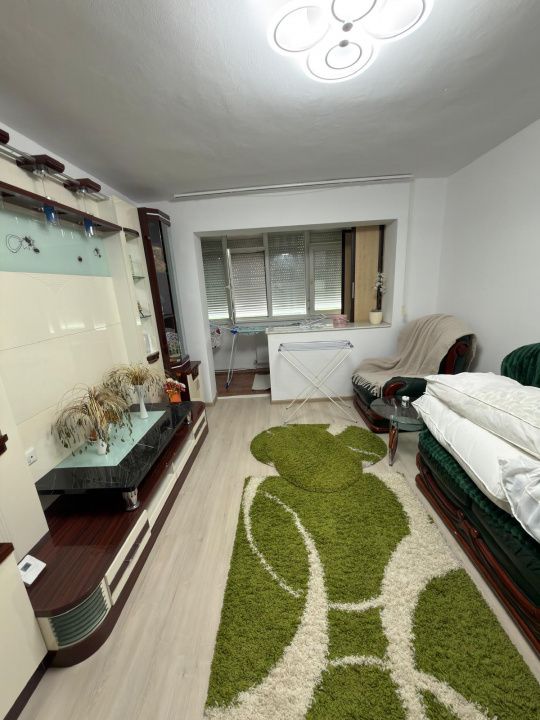 Apartament 2 camere de vânzare în zona CET – etaj intermediar – fotografia 1 din 9