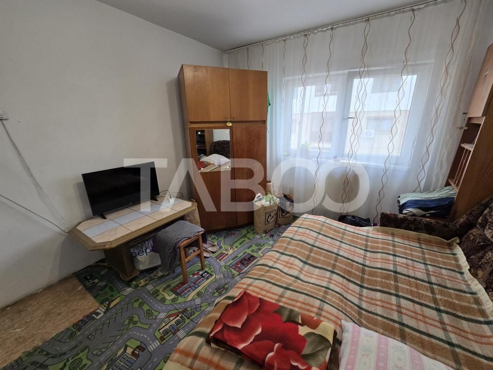 Apartament decomandat 2 camere etaj3 balcon pivnita Vasile Aaron Sibiu – fotografia 4 din 10