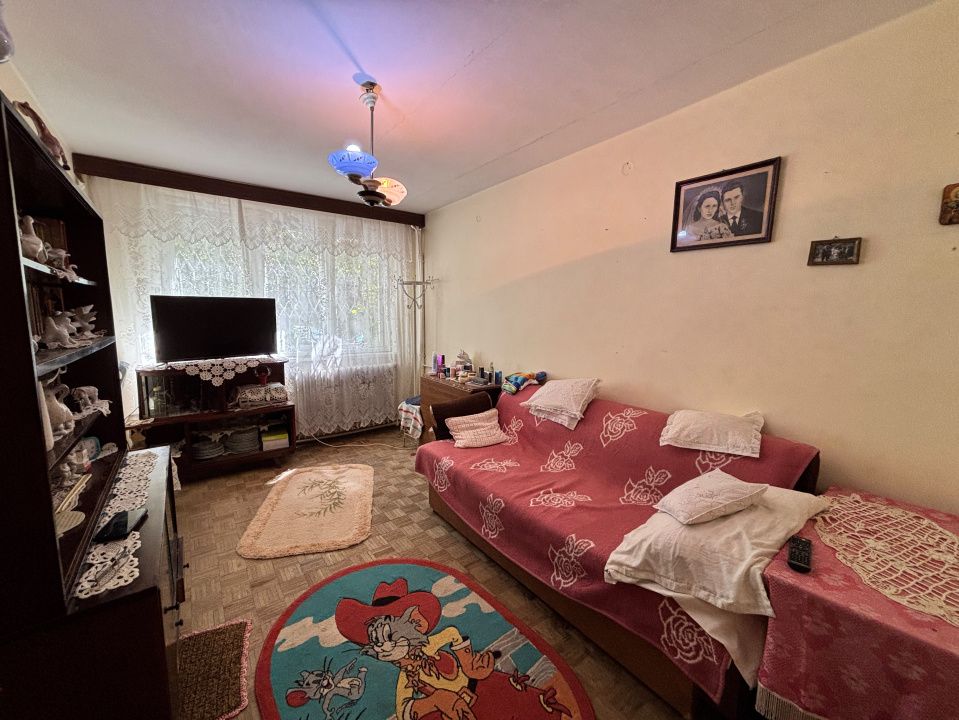 Apartament 3 camere semidecomandat, parter, Rovine zona Facultatea de Drept – fotografia 3 din 7