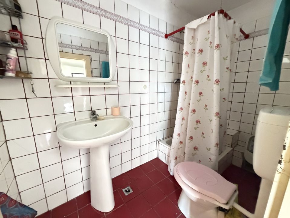 Sebeș Centru – Casă cu suflet 7 Camere 700 mp Teren 2 Garaje Curte Gradină – fotografia 9 din 37