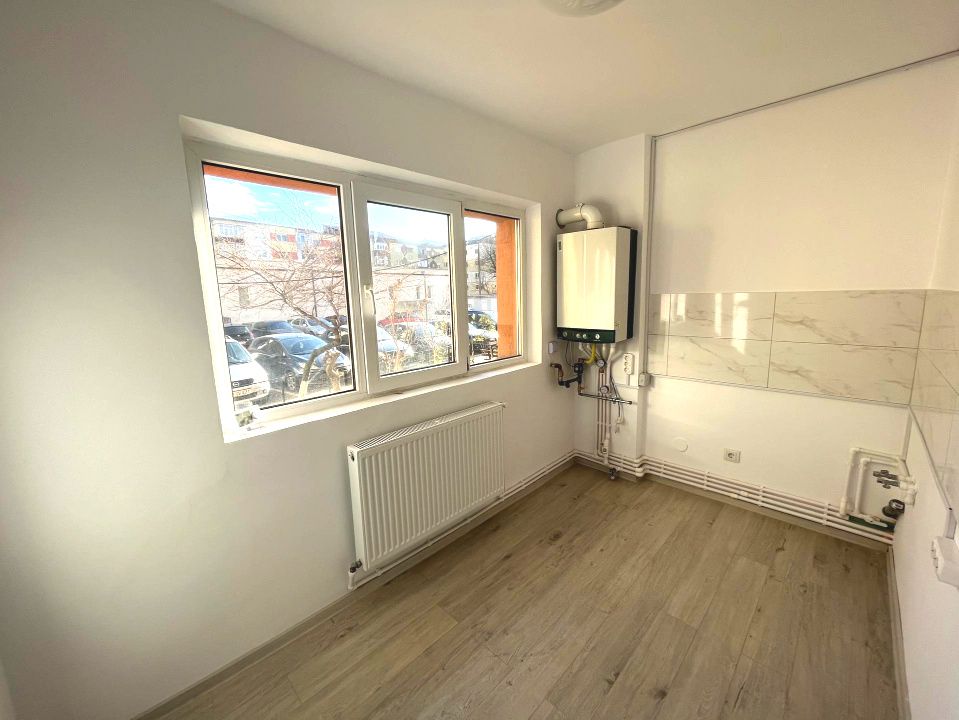 Inchiriere Spatiu Comercial la Bulevard 34 mp. finisat si utilat complet – fotografia 8 din 14
