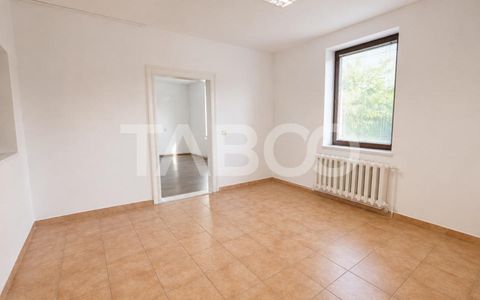 Spatiu comercial de inchiriat parter 2 camere acces din strada