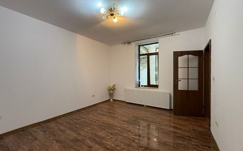 Casa cu 2 camere, semi-decomandat, 50mp utili -zona semicentrala