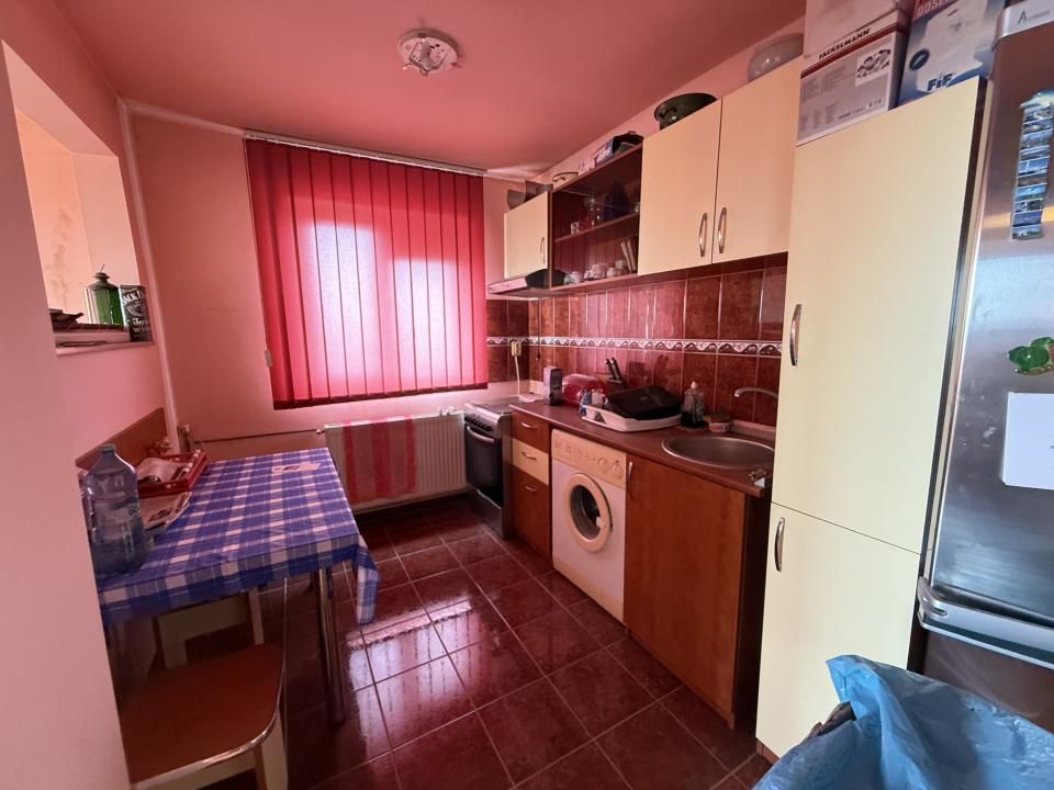 Apartament 3 camere, decomandat, etaj 10, bloc cu lift - Complexul Studentesc – fotografia 4 din 7