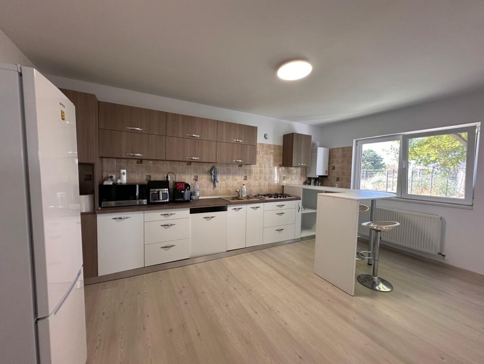 Casă P+1 cu 6 camere de vânzare în Mihail Kogălniceanu – teren 500 mp – fotografia 12 din 31