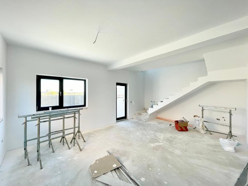 Duplex 80mp utili si 274mp teren la cheie - Mosnita Noua – fotografia 4 din 12