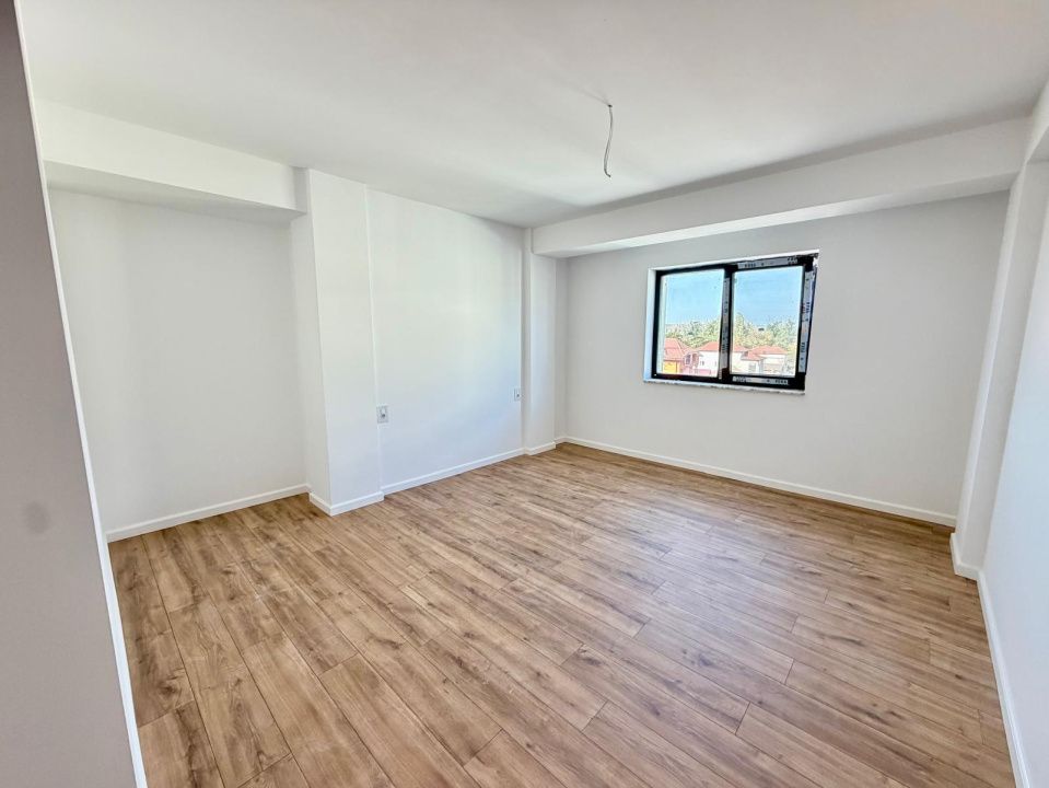 Apartament 3 camere, decomandat, 93.7 mp, cartier 1 Mai – fotografia 8 din 13