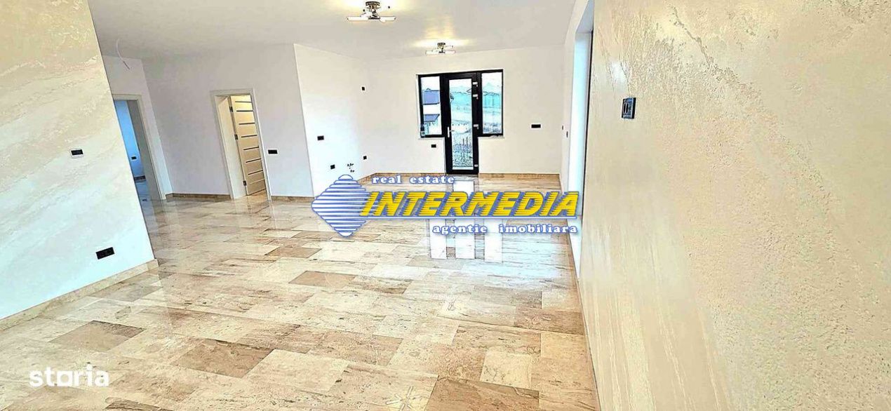 CASA NOUA I 4 CAMERE I TEREN 500 MP I FINISATA I GARAJ I UTILITATI I – fotografia 5 din 11