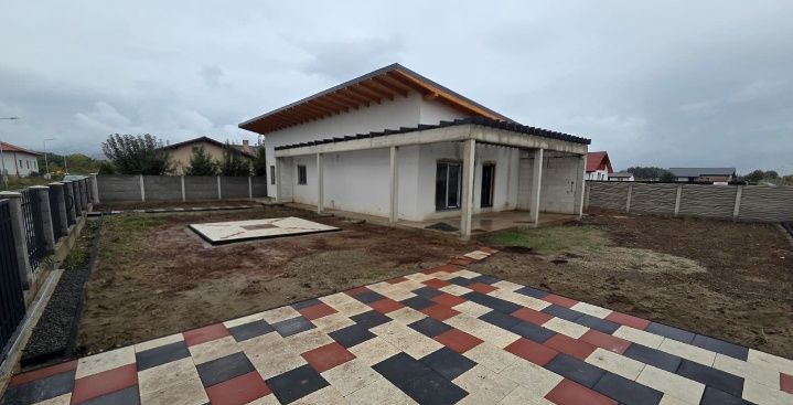 CASA NOUA I 130 mp I pe un nivel I semifinisata I teren 600 mp I – fotografia 3 din 4