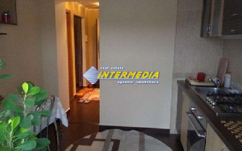 Apartament 3 camere decomandat de vanzare etaj 3 finisat