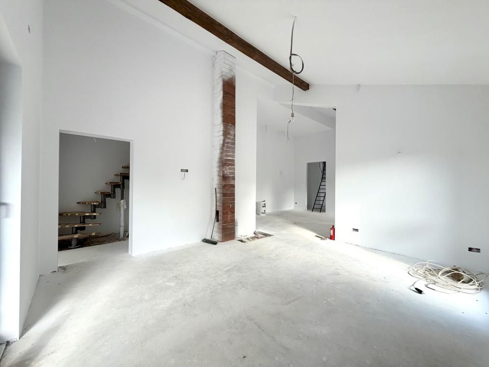 Duplex perete dublu, 5 camere, 141 mp utili, 420 mp teren - Ghiroda – fotografia 3 din 12
