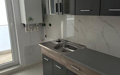 Garsoniera finisata Mamaia Nord, la 30 m de promenada
