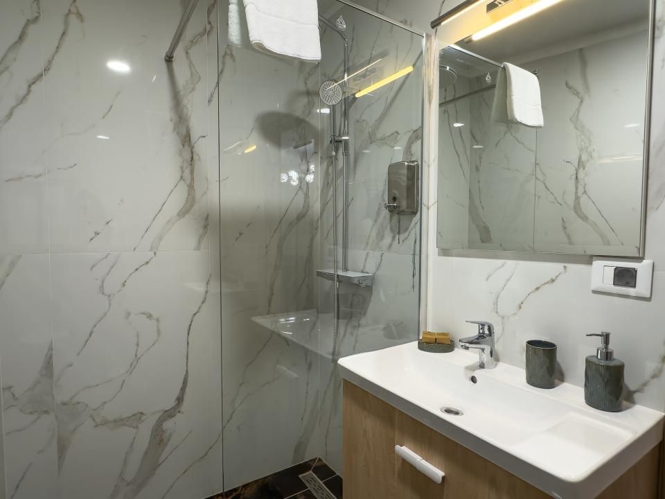 Cladire hoteliera complet echipată | 28 unitati de cazare | 2.186 mp – fotografia 9 din 33