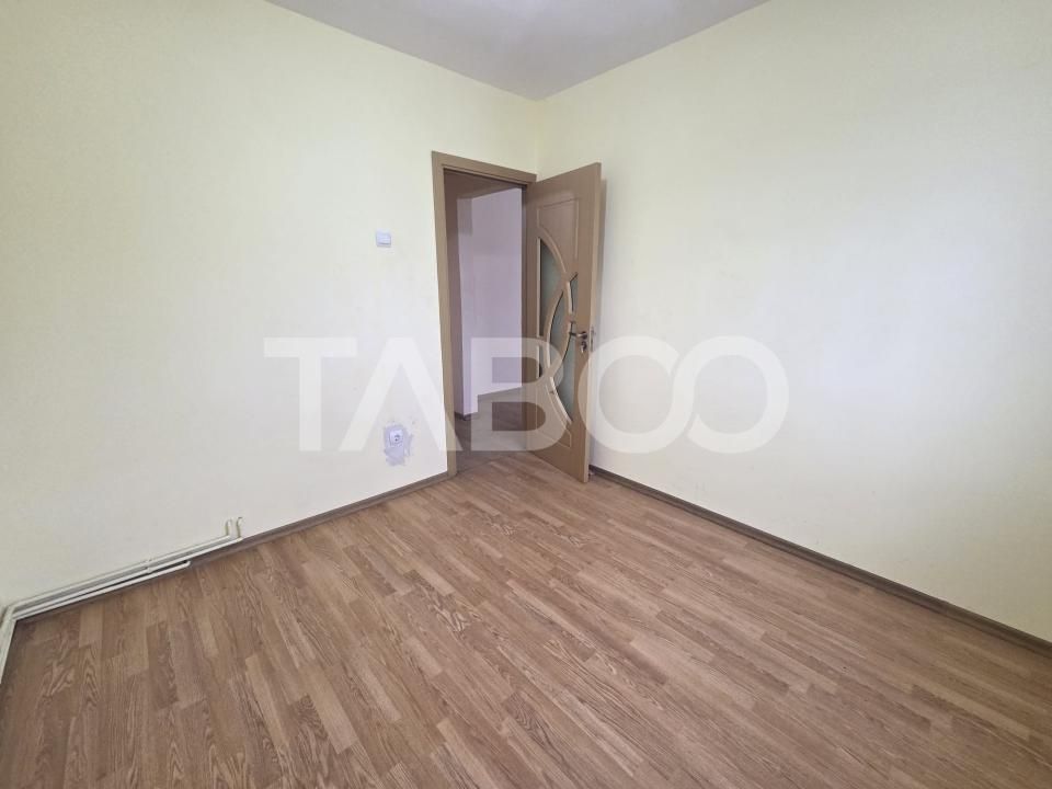 Apartament 2 camere semidecomandat de vanzare etaj 3 T. Vladimirescu – fotografia 5 din 8
