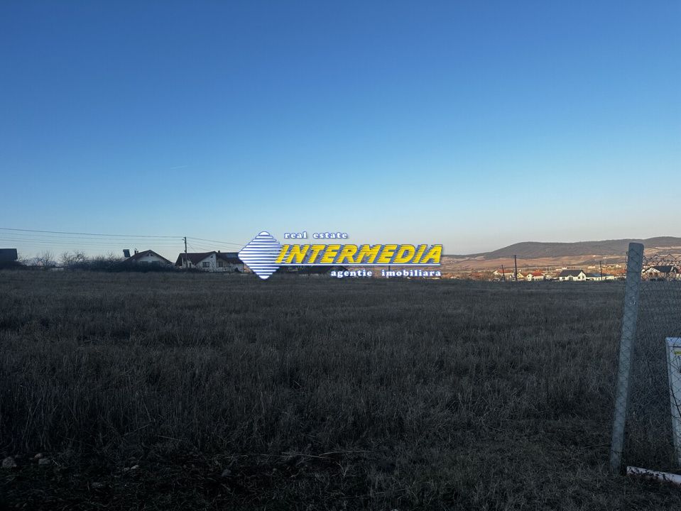 Teren intravilan de vanzare in Alba Iulia  zona Micesti in suprafata de 1700 mp – fotografia 2 din 3