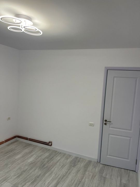 Apartament 2 camere | Renovare completă | Centrală proprie | Zona Bârcă – fotografia 3 din 13