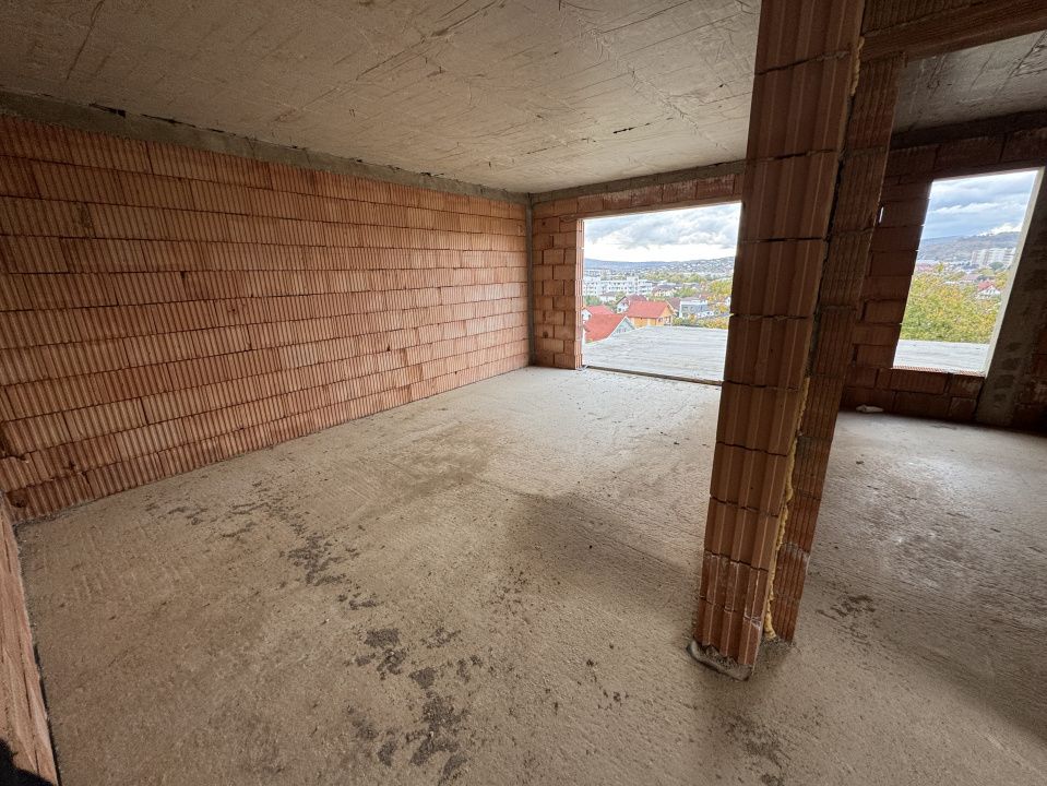 🏡 Casă la roșu, D+P+E, 223 mpu, teren 10 ari – fotografia 11 din 19